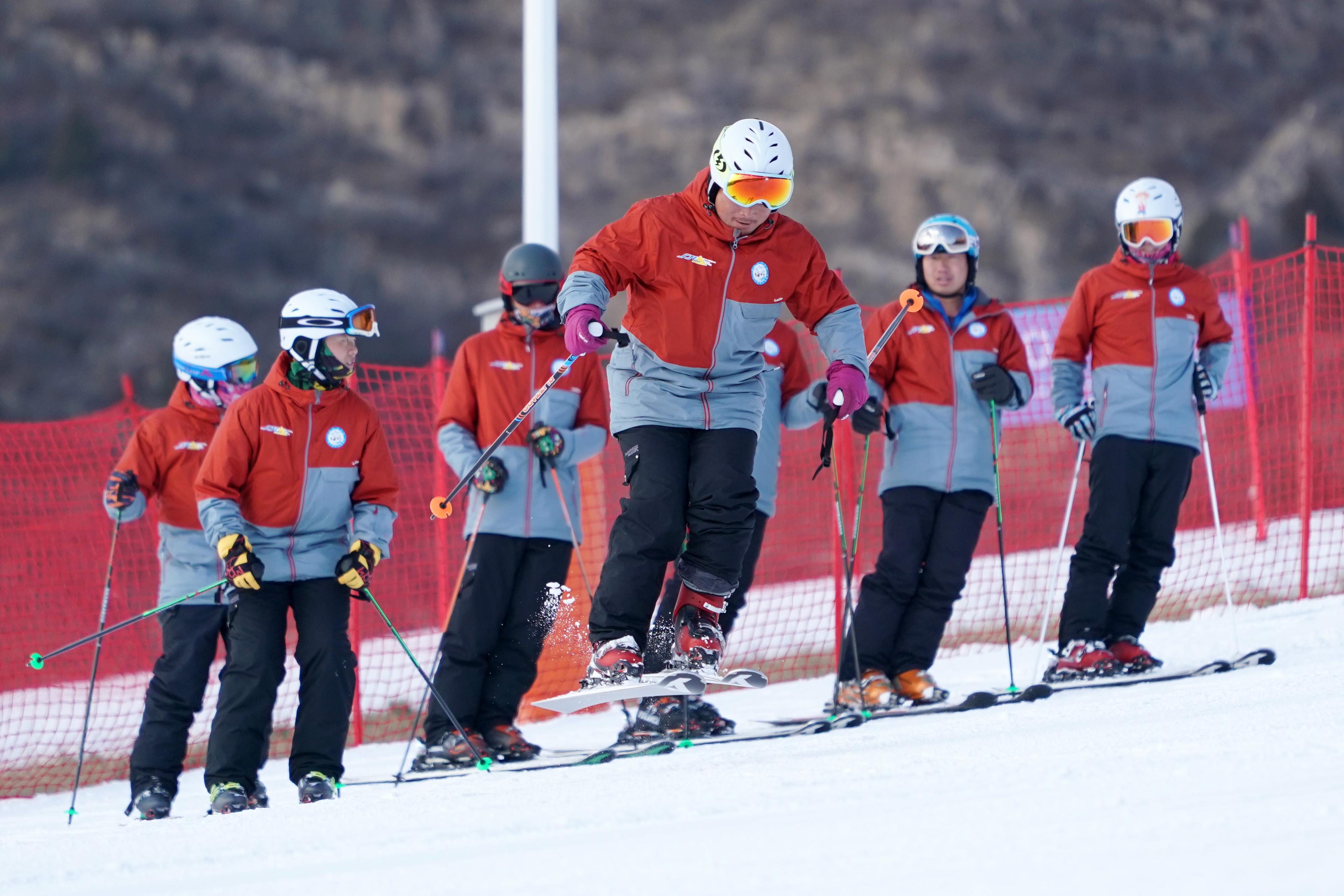 冬奥会中国队滑雪服装图片