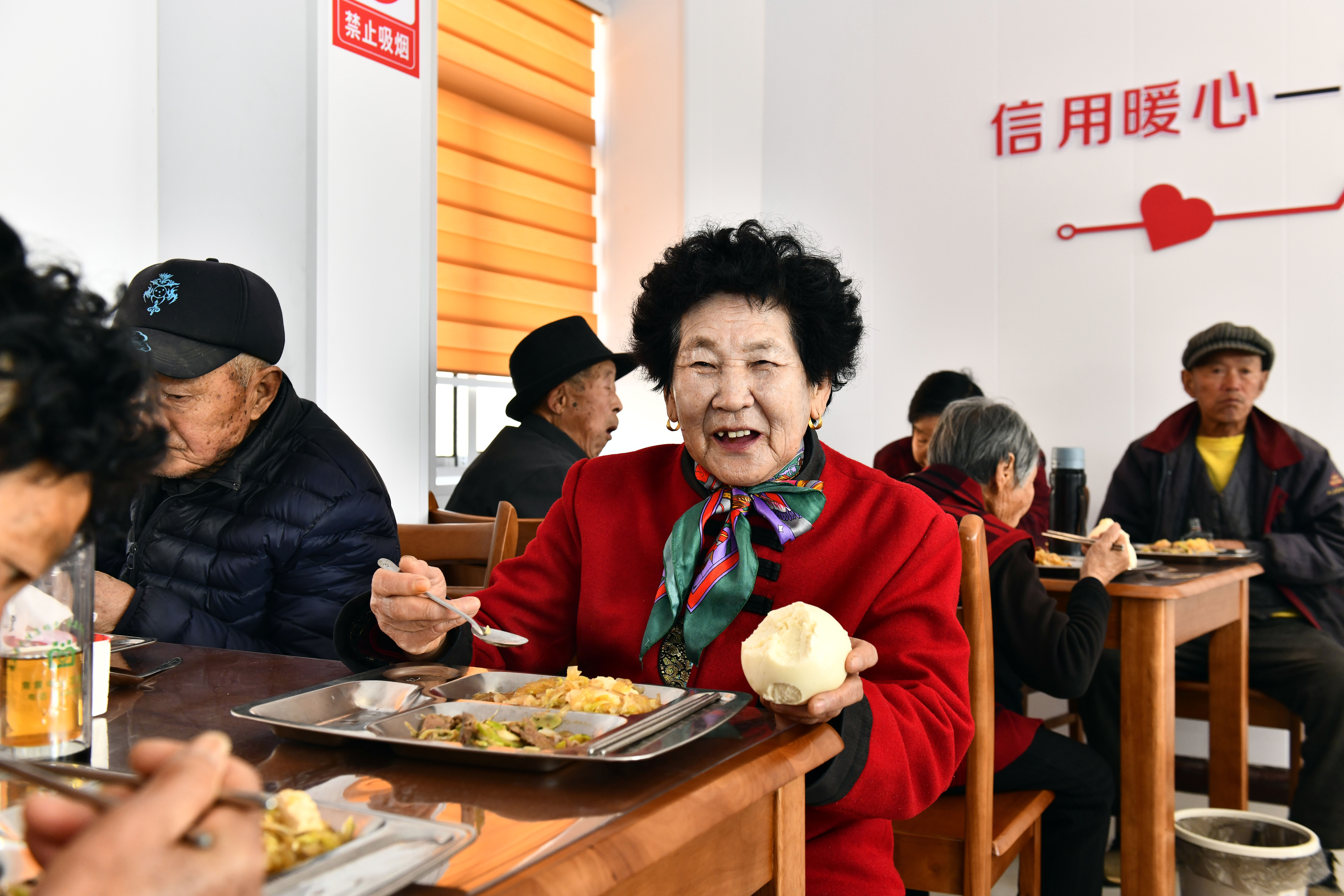食堂订餐 北京完善养老助餐体系老年消费者占比约6成