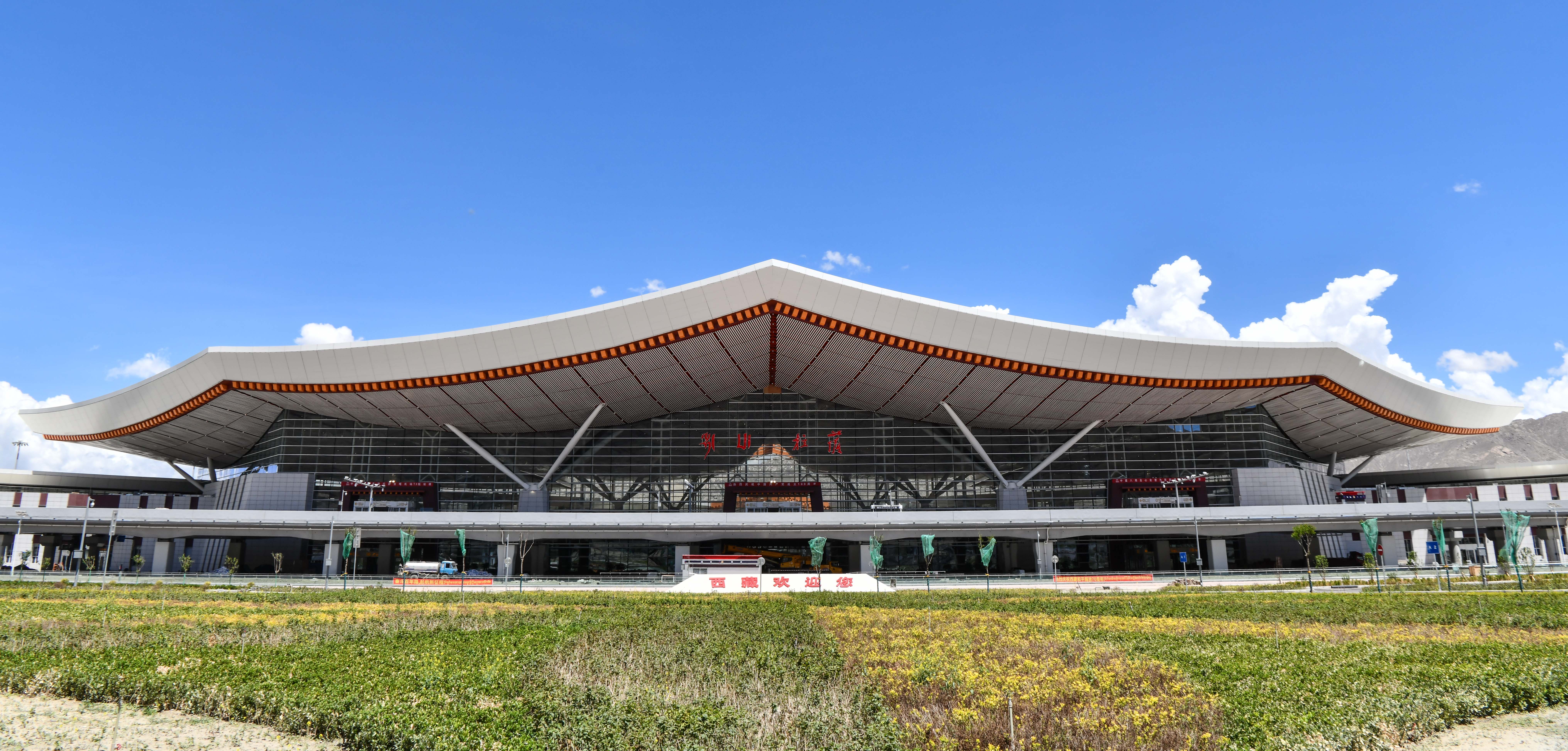 拉萨贡嘎机场空军图片