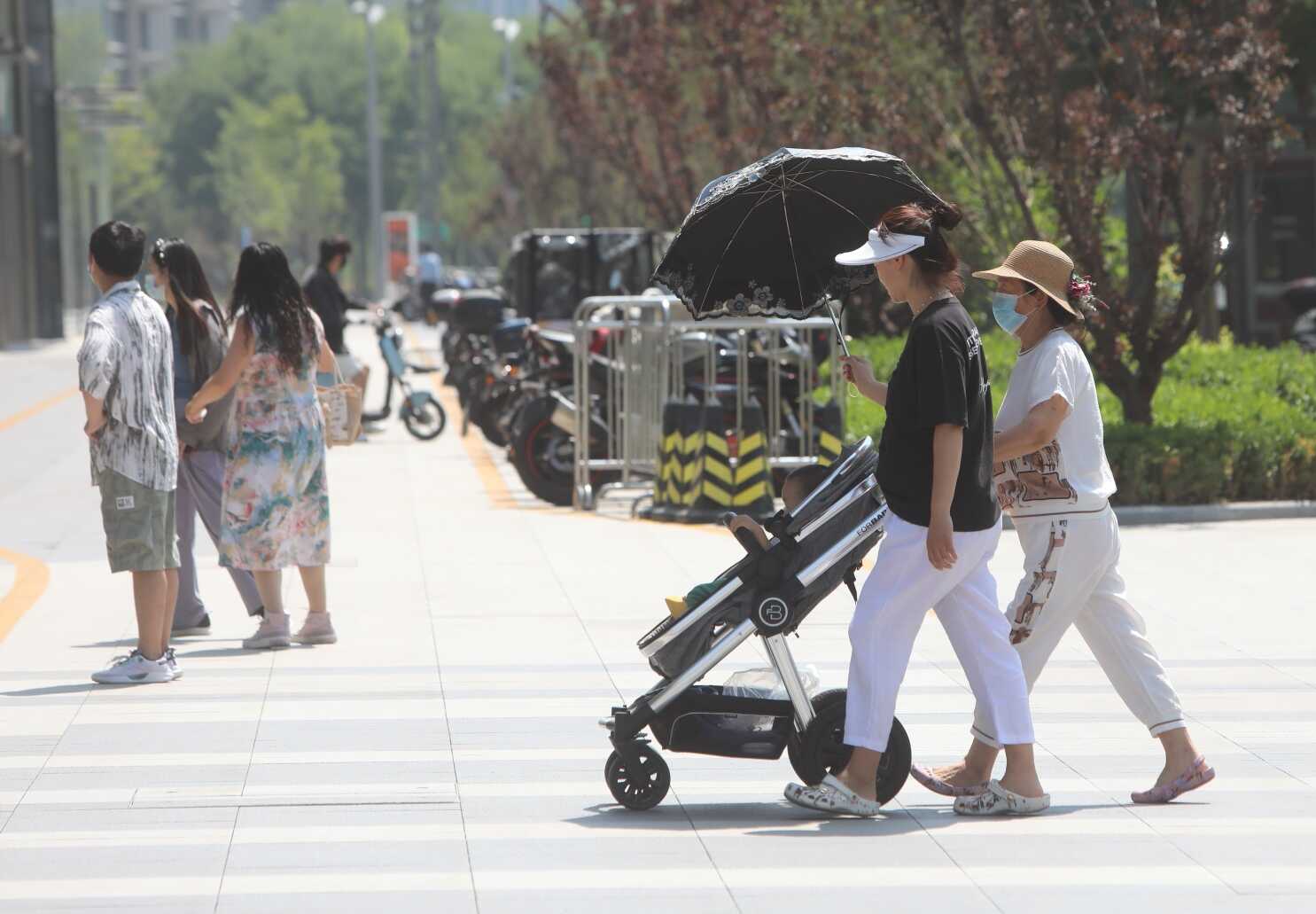 北京气温已飙至41℃，7月历史同期第三高！