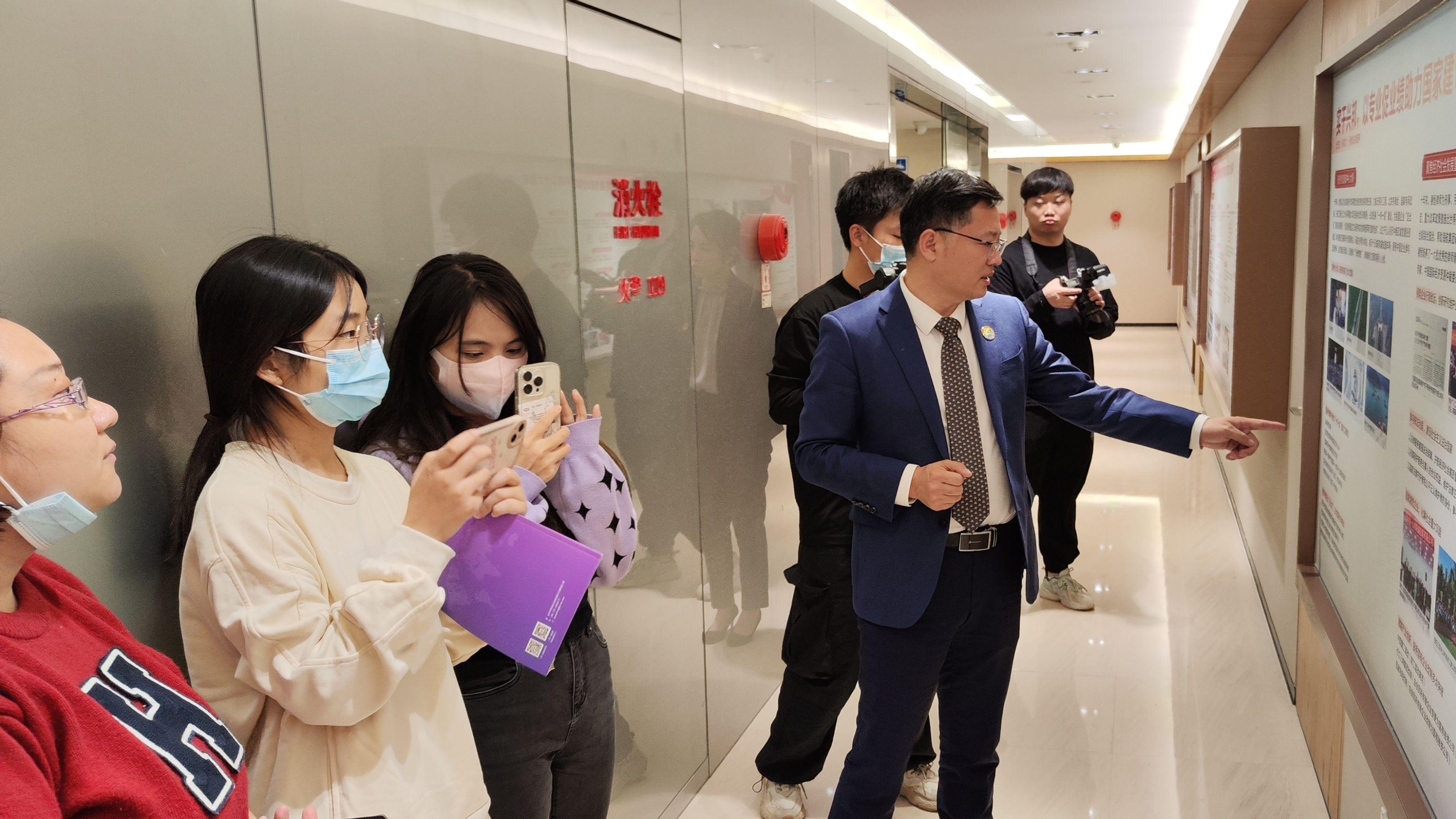 “‘一带一路’北京印记”媒体团走进融商中心 感受涉...